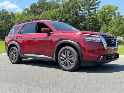 Used 2022 Nissan Pathfinder SV