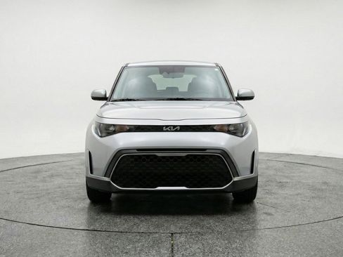 Used 2025 Kia Soul LX w/ LX Technology Package image 2