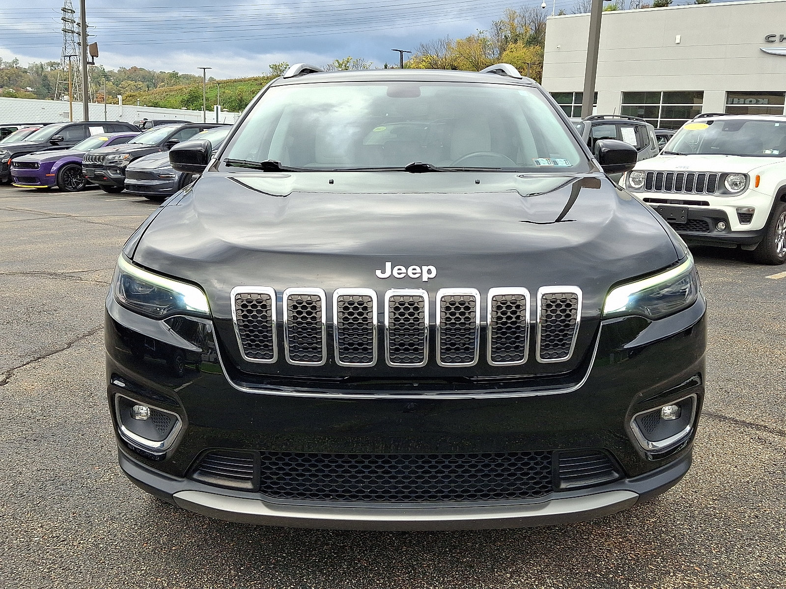 Certified 2019 Jeep Cherokee Limited AWD/4WD image 2