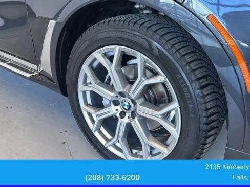 Used 2022 BMW X7 xDrive40i w/ Premium Package AWD/4WD image 21