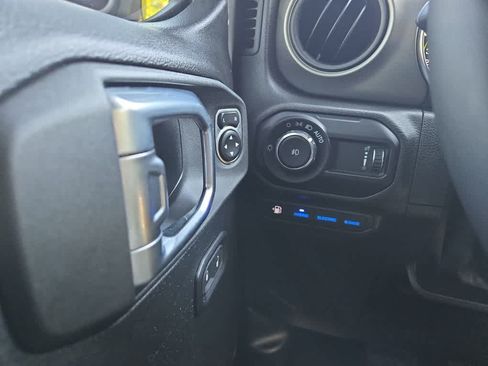Used 2023 Jeep Wrangler Unlimited w/ Sun & Screen Package AWD/4WD image 22