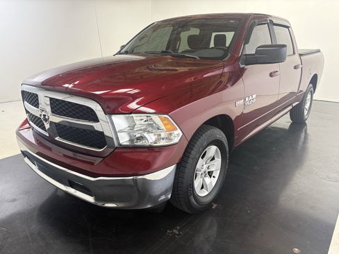 Used 2019 RAM 1500 Classic SLT image 3