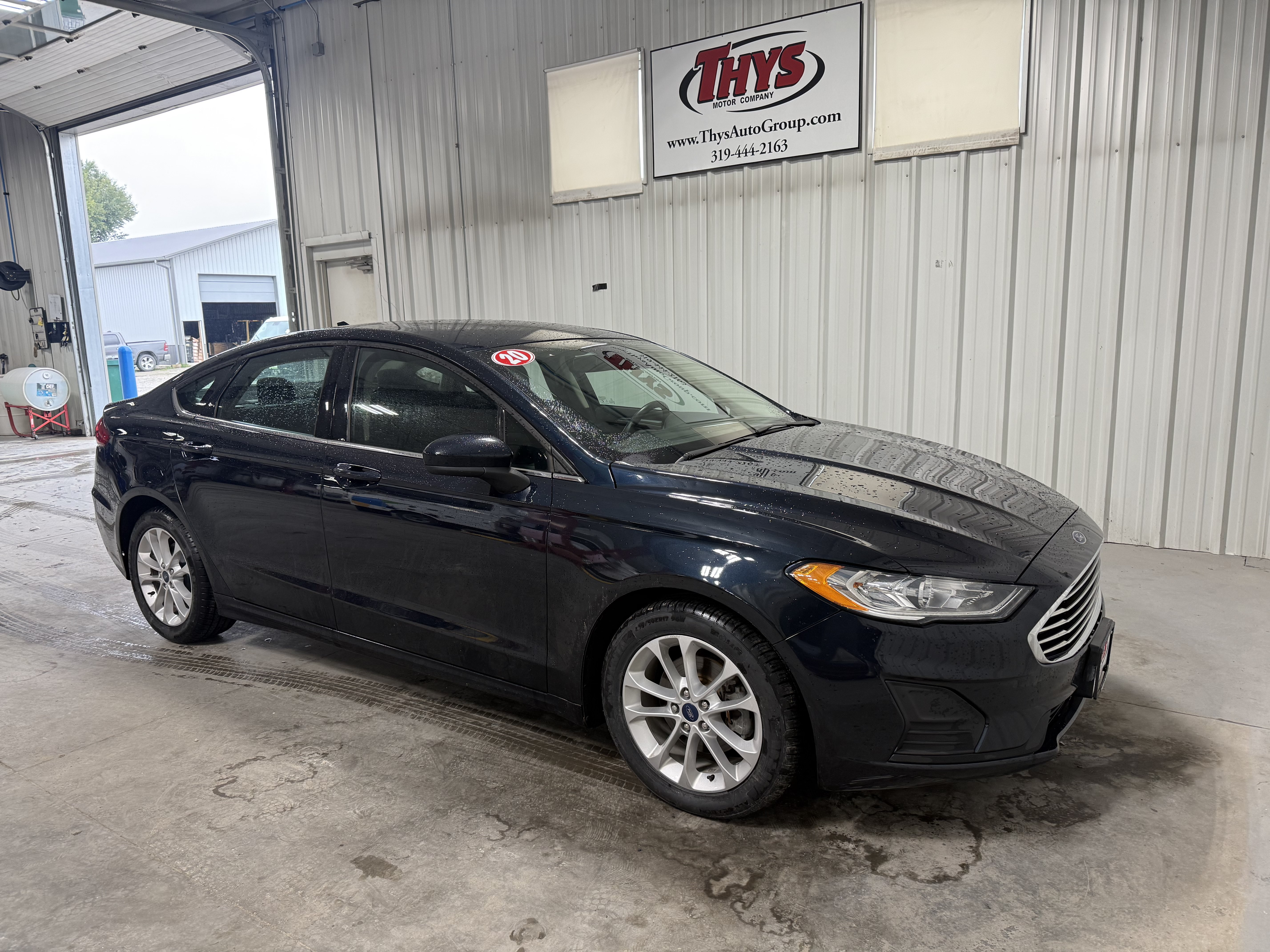Used 2020 Ford Fusion SE FWD image 1