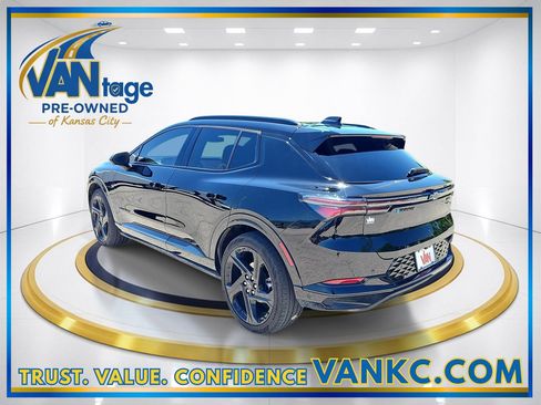 Used 2024 Chevrolet Equinox EV RS FWD image 9