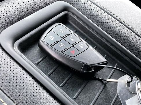 Used 2024 Chevrolet Suburban Premier image 35