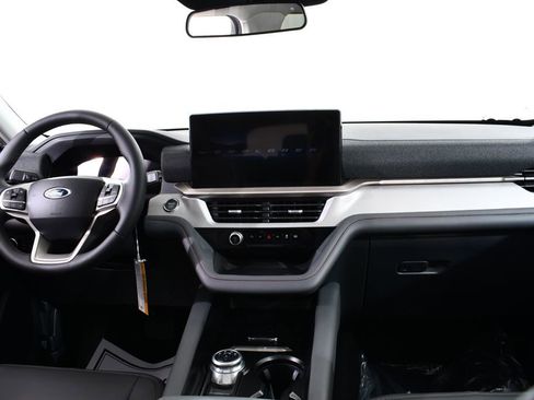 New 2025 Ford Explorer Active w/ Active Comfort Package image 7