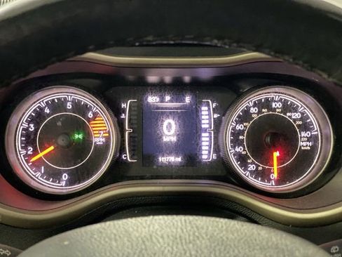 Used 2017 Jeep Cherokee Latitude w/ True North Edition AWD/4WD image 11