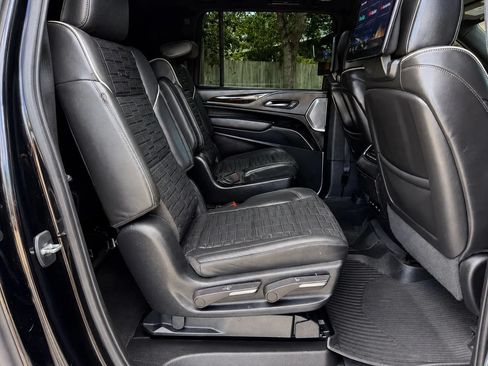 Used 2023 Cadillac Escalade ESV Sport Platinum AWD/4WD image 14