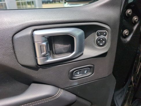 Used 2020 Jeep Wrangler Unlimited Rubicon AWD/4WD image 14