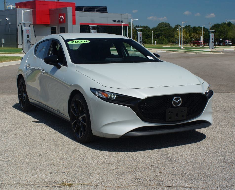 Used 2024 MAZDA MAZDA3 s FWD image 2