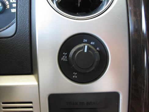 Used 2013 Ford F150 Platinum image 22