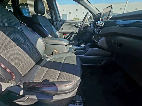 Used 2024 Ford Escape ST-Line AWD/4WD image 11