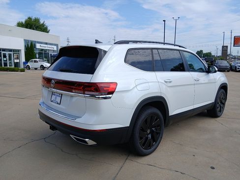New 2026 Volkswagen Atlas SE FWD image 7
