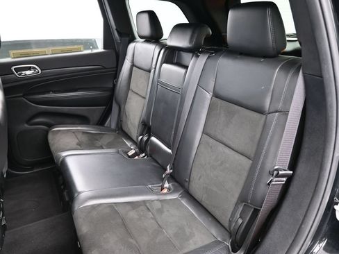 Used 2020 Jeep Grand Cherokee Altitude RWD image 36