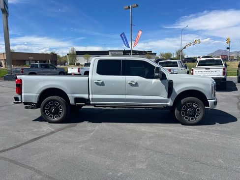 Used 2025 Ford F350 Platinum AWD/4WD image 5