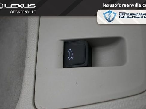 Used 2022 Volkswagen Tiguan SE R-Line FWD image 15