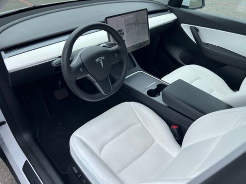 Used 2021 Tesla Model Y Long Range AWD/4WD image 15