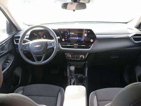 Used 2025 Chevrolet TrailBlazer LT image 15