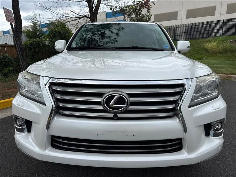 Used 2014 Lexus LX 570 4WD w/ Luxury Package image 18