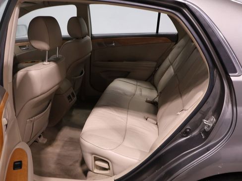 Used 2005 Toyota Avalon XLS image 21