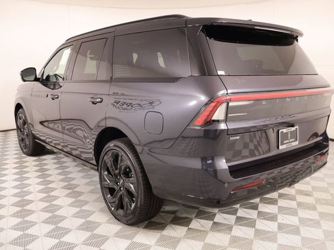 New 2026 Lincoln Navigator Black Label AWD/4WD image 25