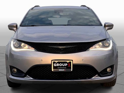 Used 2019 Chrysler Pacifica Limited w/ Advanced Safetytec Group FWD image 4