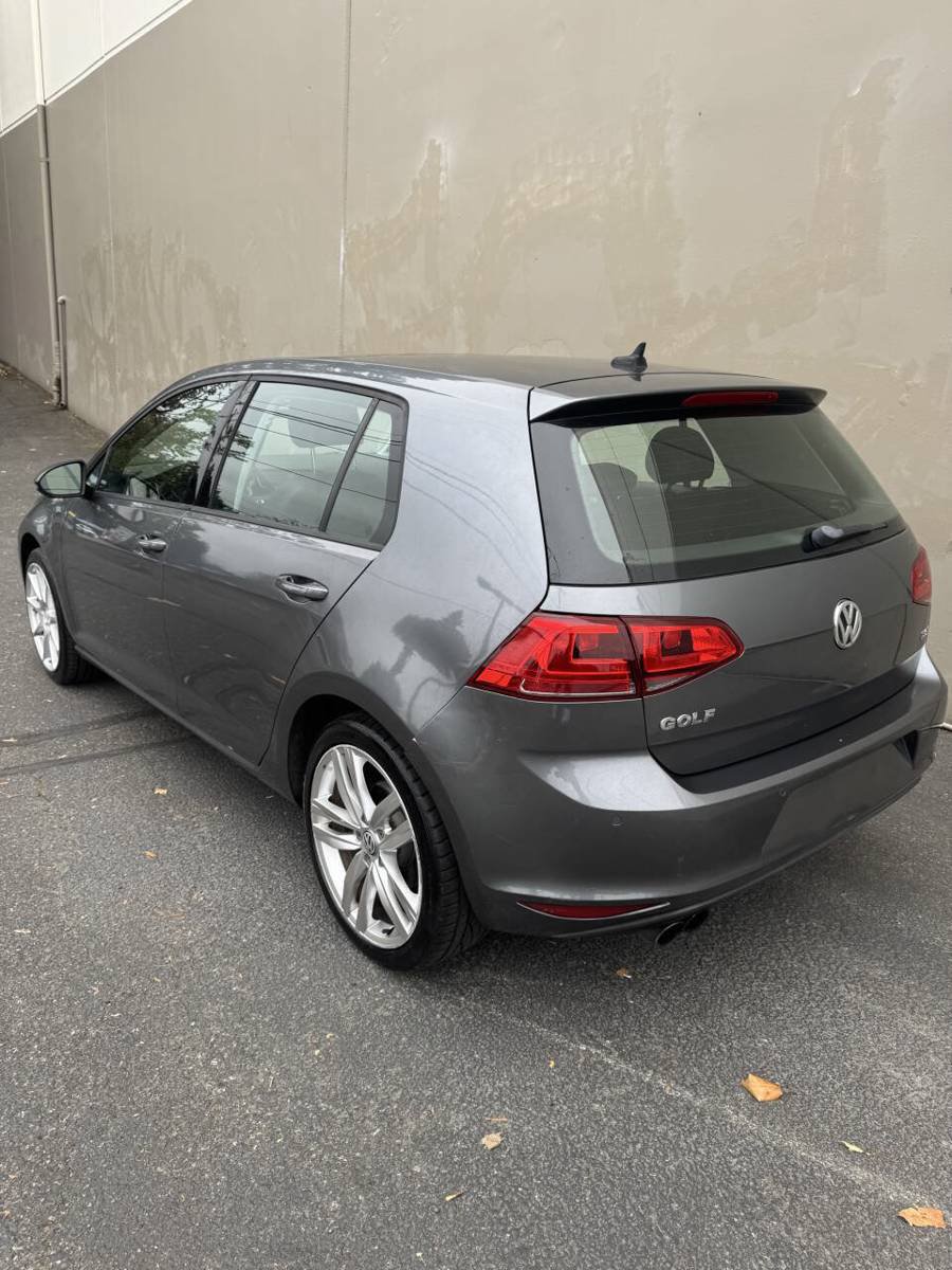 Used 2015 Volkswagen Golf S FWD image 4