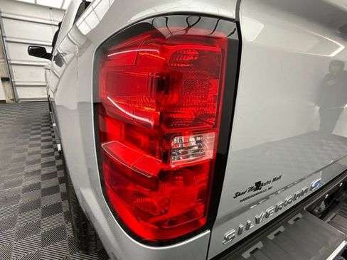 Used 2018 Chevrolet Silverado 1500 LT w/ LT Eassist Package image 8