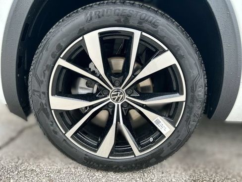 New 2026 Volkswagen Atlas SEL Premium R-Line AWD/4WD image 11