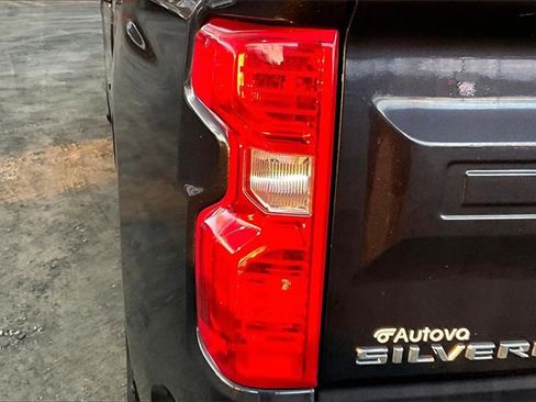 Used 2023 Chevrolet Silverado 1500 LT image 30