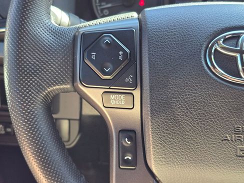 Used 2017 Toyota Tacoma TRD Sport w/ Tow Package (A/T) image 23