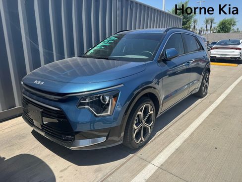 Certified 2024 Kia Niro EX Touring FWD image 2