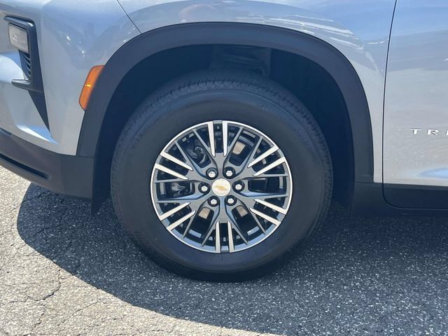 Certified 2024 Chevrolet Traverse LS FWD image 12