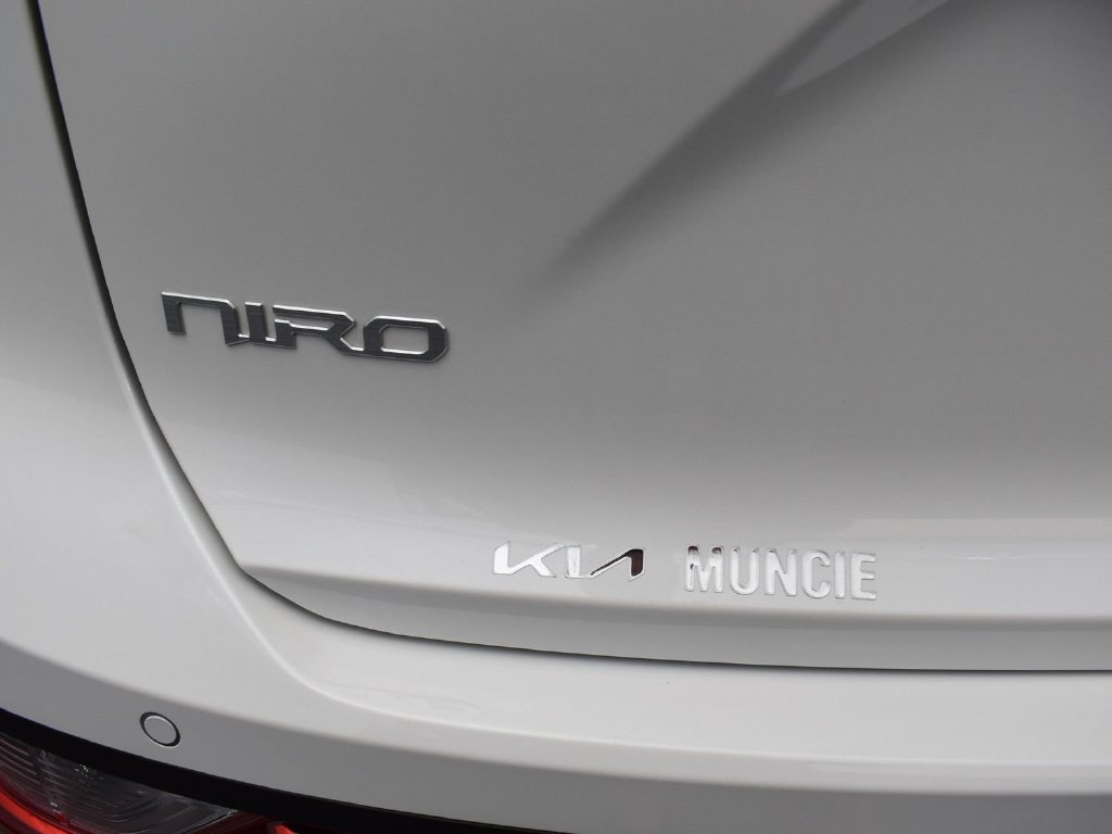 Used 2025 Kia Niro EX FWD image 10