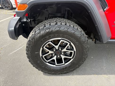 Used 2025 Jeep Wrangler Unlimited Rubicon image 29