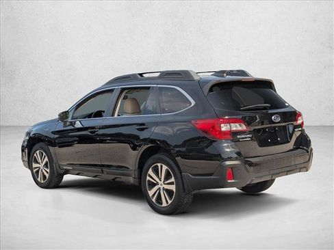 Used 2018 Subaru Outback 2.5i Limited AWD/4WD image 8