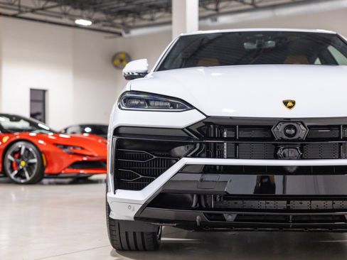 Used 2025 Lamborghini Urus SE image 21