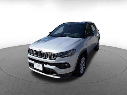 Used 2025 Jeep Compass Limited AWD/4WD image 7