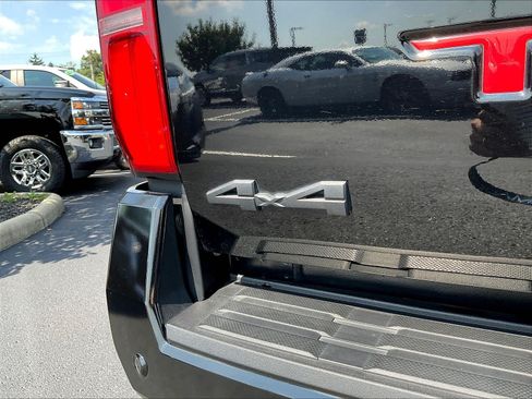 Used 2024 Toyota Tacoma TRD Sport w/ TRD Sport Upgrade Package AWD/4WD image 25