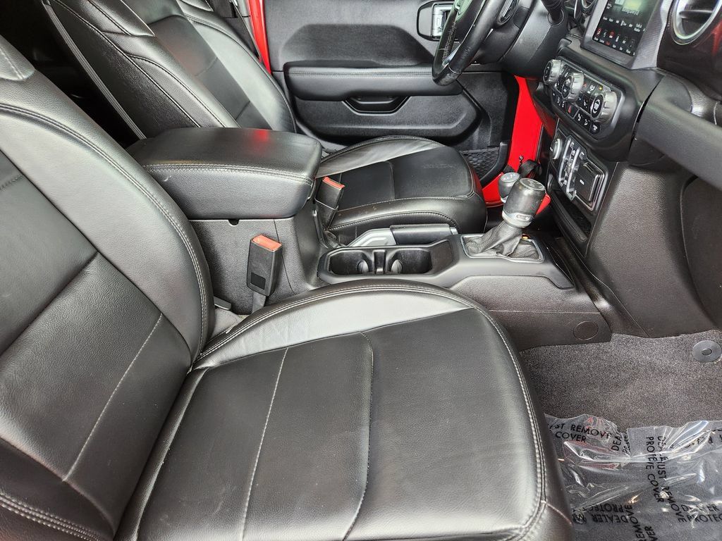 Used 2020 Jeep Wrangler Unlimited Sahara AWD/4WD image 5