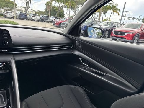 Used 2021 Hyundai Elantra SEL w/ Convenience + Premium Package FWD image 15