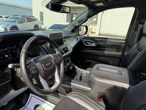 Used 2021 GMC Yukon XL SLT w/ SLT Premium Package AWD/4WD image 15