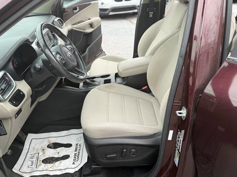 Used 2016 Kia Sorento LX w/ LX Convenience Package image 14
