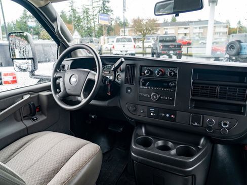 Used 2017 Chevrolet Express 3500 LT w/ LT Preferred Equipment Group image 22