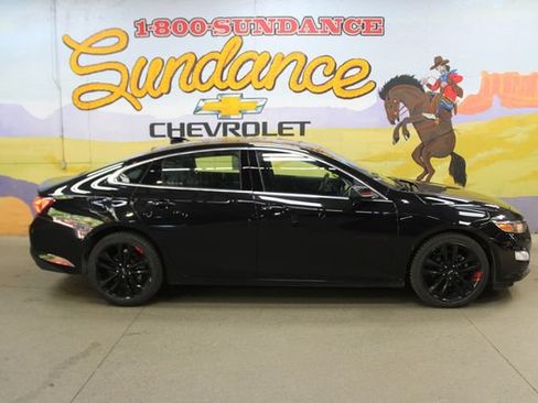 Used 2022 Chevrolet Malibu LT w/ Redline Edition FWD image 1