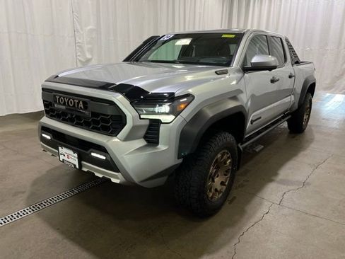 Used 2024 Toyota Tacoma 4x4 Double Cab Hybrid image 8