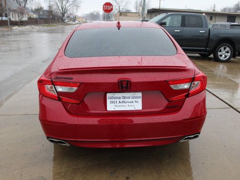 Used 2018 Honda Accord Sport image 4