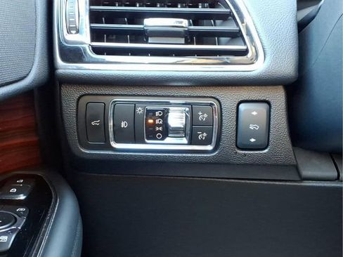 Used 2024 Lincoln Navigator Reserve image 18