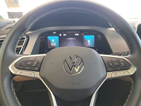 Used 2024 Volkswagen Atlas Cross Sport SE w/ Panoramic Sunroof Package AWD/4WD image 9