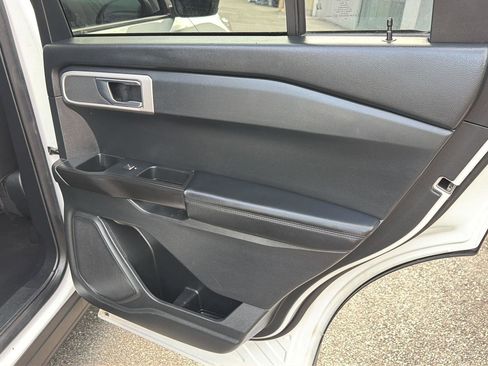 Used 2020 Ford Explorer 2WD image 15